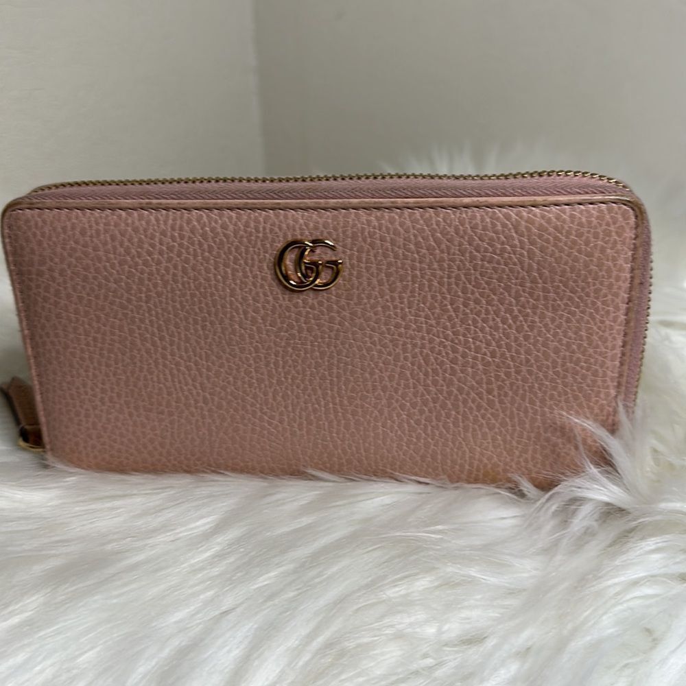 💯 Authentic Gucci GG Long Zipped Around Leather Wallet 🍀 - Picture 7 of 15